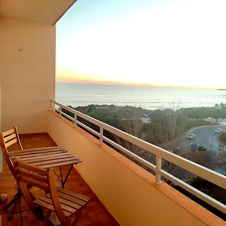 3 Castelos Sea View Balcony Flat Appartamento